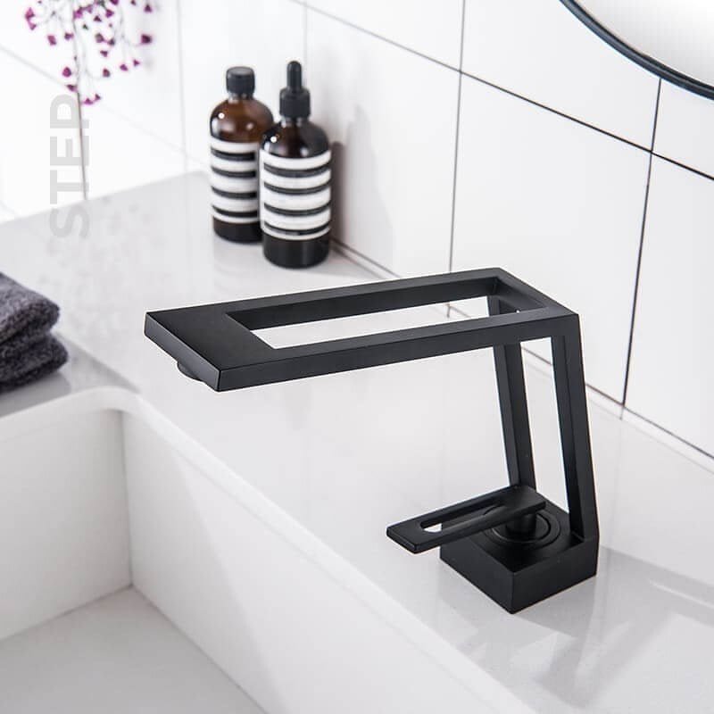 NEWARC Step Hole Siyah Lavabo Bataryası - 1
